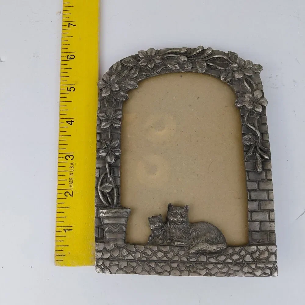 ROC Vtg Pewter Cat In A  Window Picture Frame Taiwan Mom And Kitten